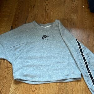 cropped nike air crewneck